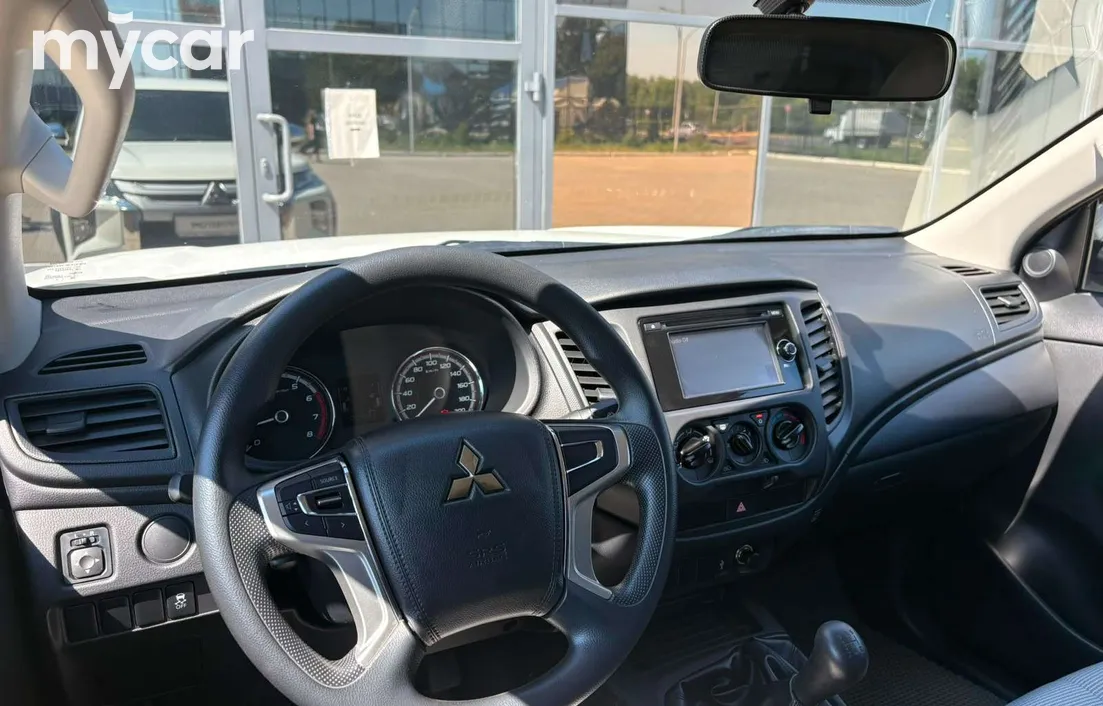 Mitsubishi L200 2023