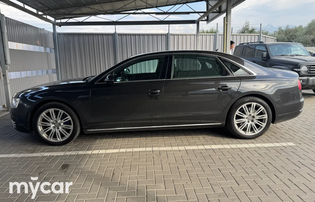 Audi A8 2011