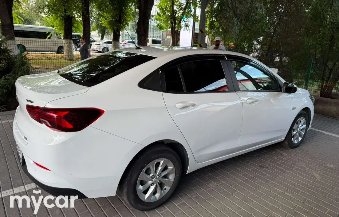 Chevrolet Onix 2024