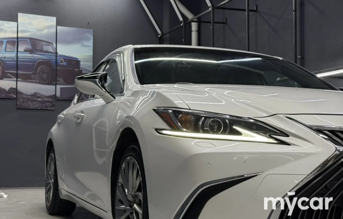Lexus ES 2019