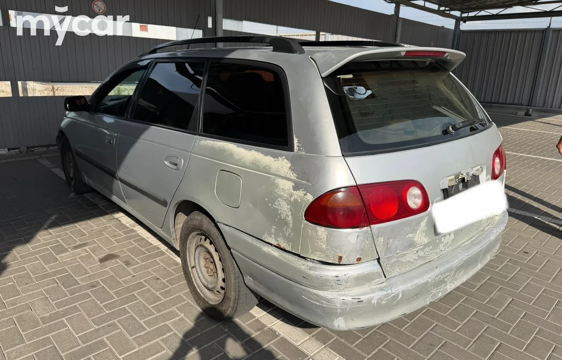 Toyota Avensis 2000