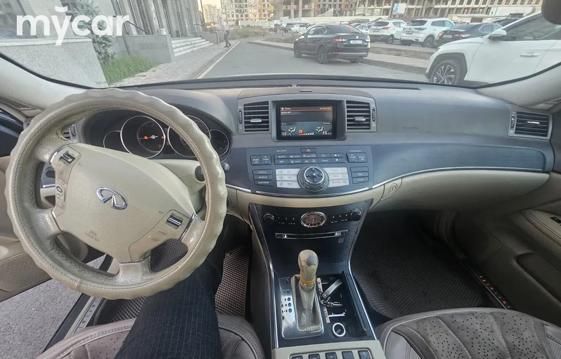 Infiniti M 2006