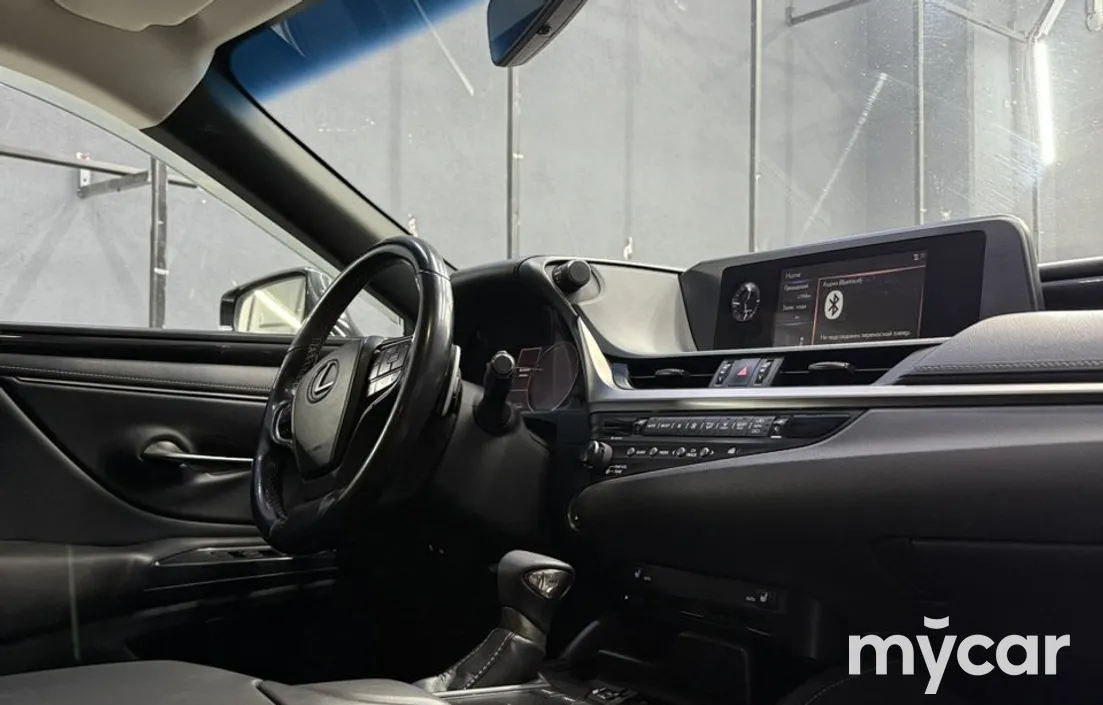Lexus ES 2019