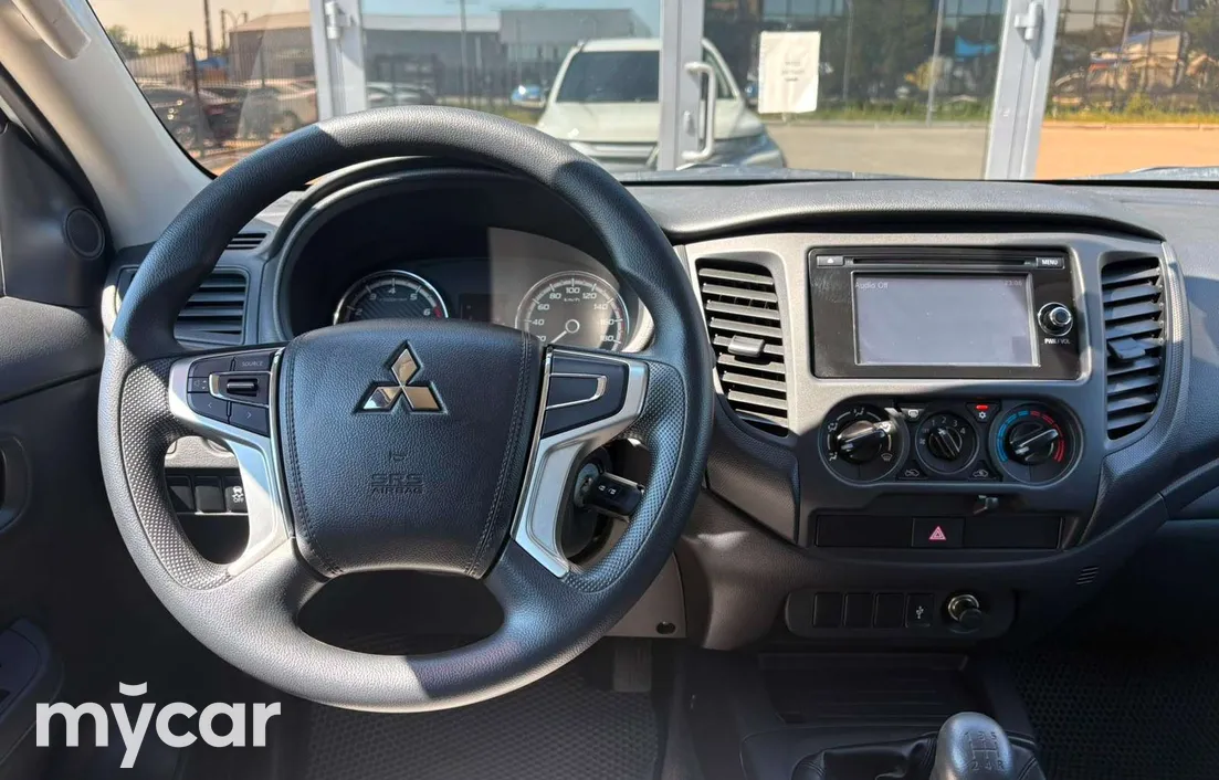 Mitsubishi L200 2023