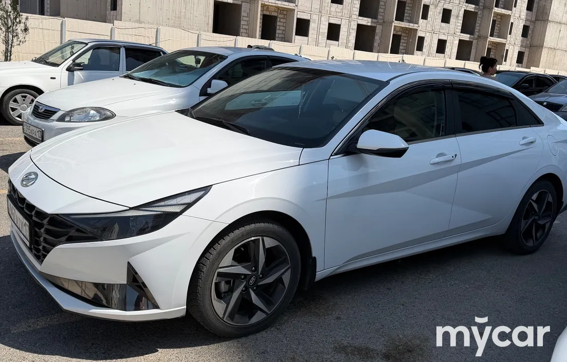 Hyundai Elantra 2022