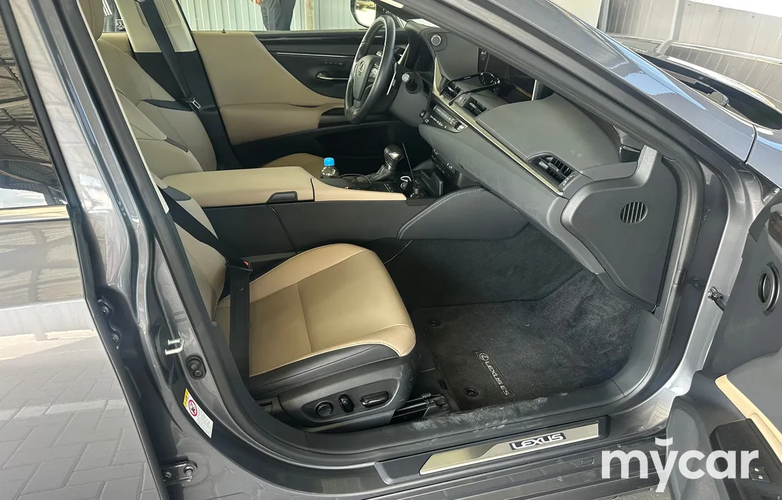 Lexus ES 2018