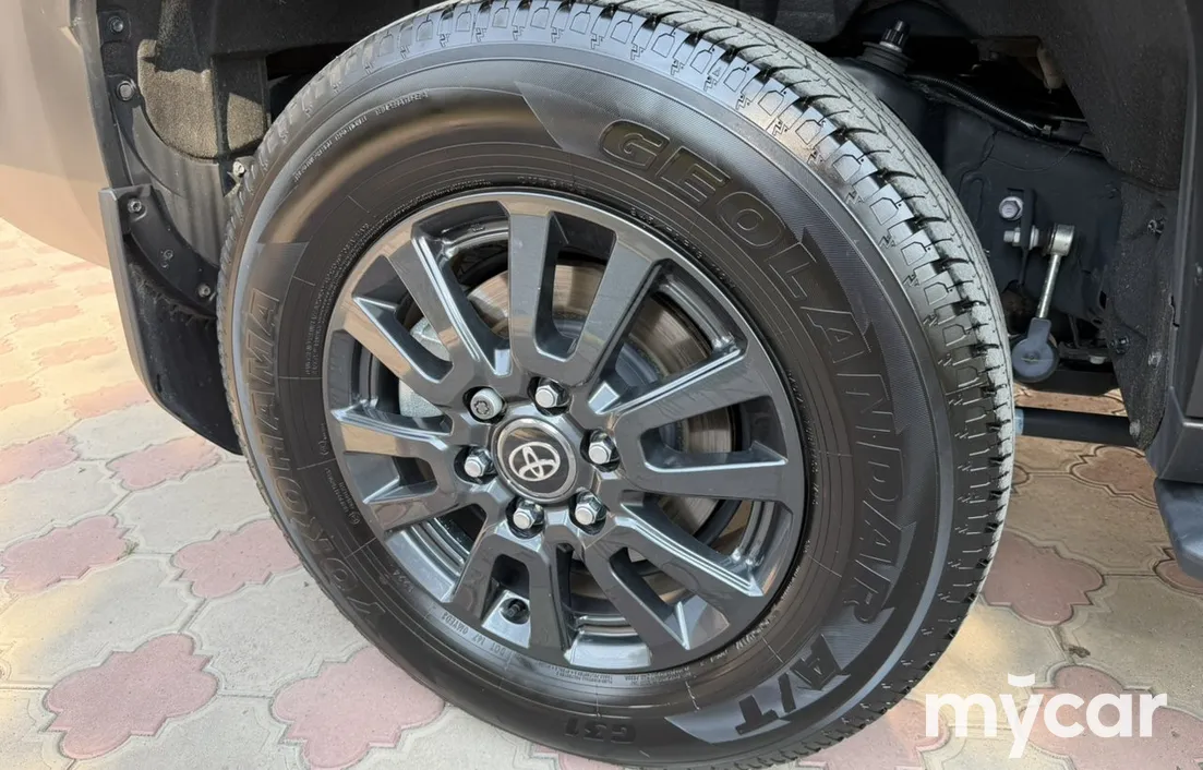Toyota Land Cruiser Prado 2024
