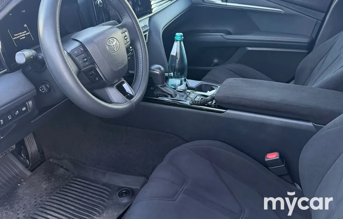 Toyota Camry 2025