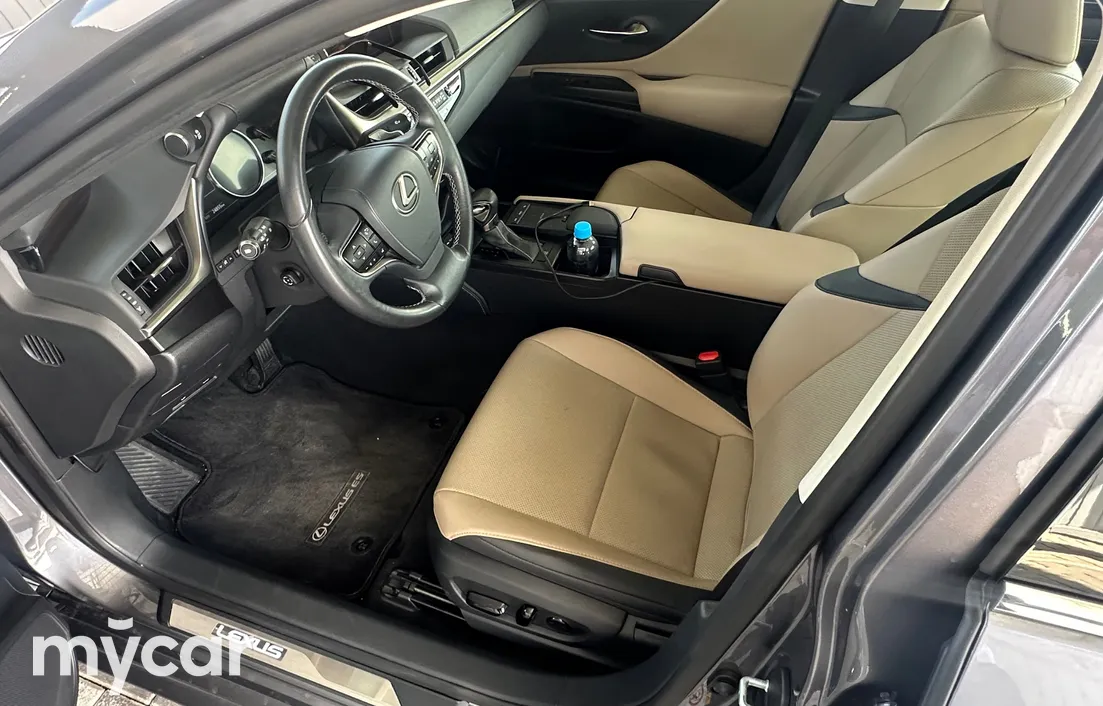 Lexus ES 2018
