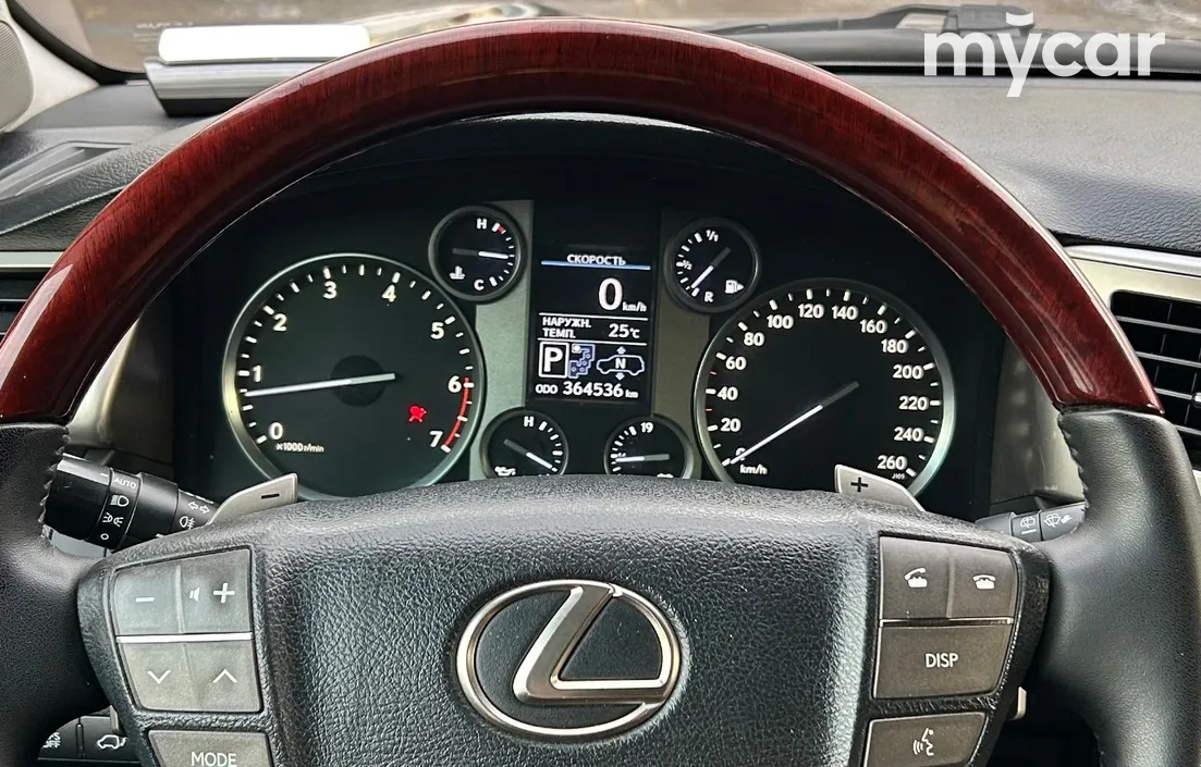 Lexus LX 2014