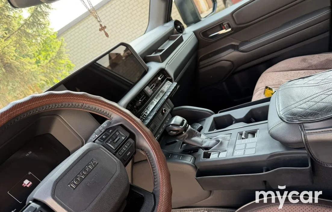 Toyota Land Cruiser Prado 2024