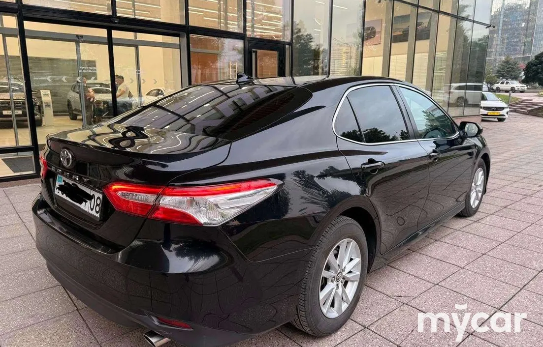 Toyota Camry 2018
