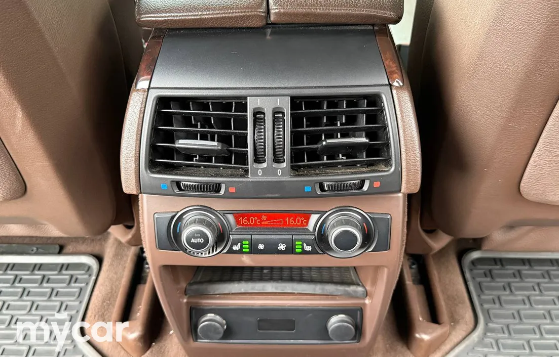 BMW X5 2011