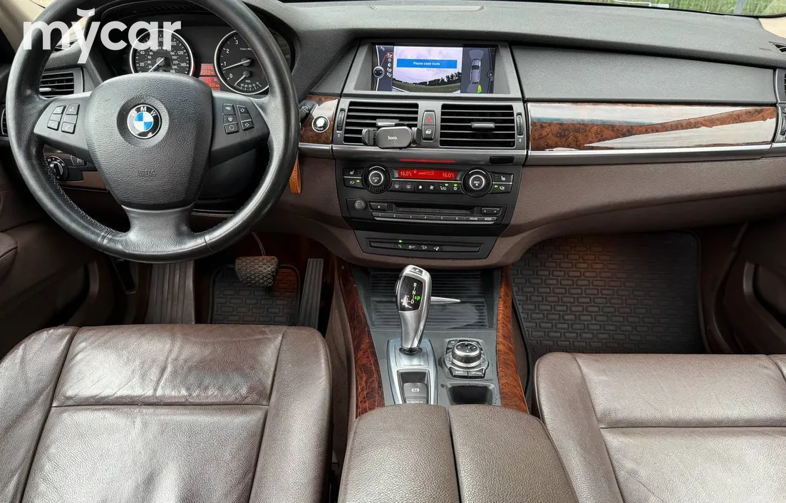 BMW X5 2011