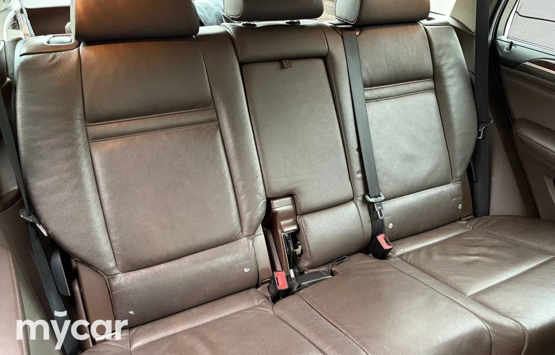 BMW X5 2011