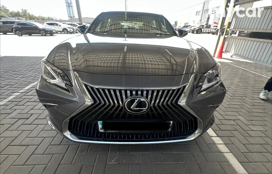 Lexus ES 2018