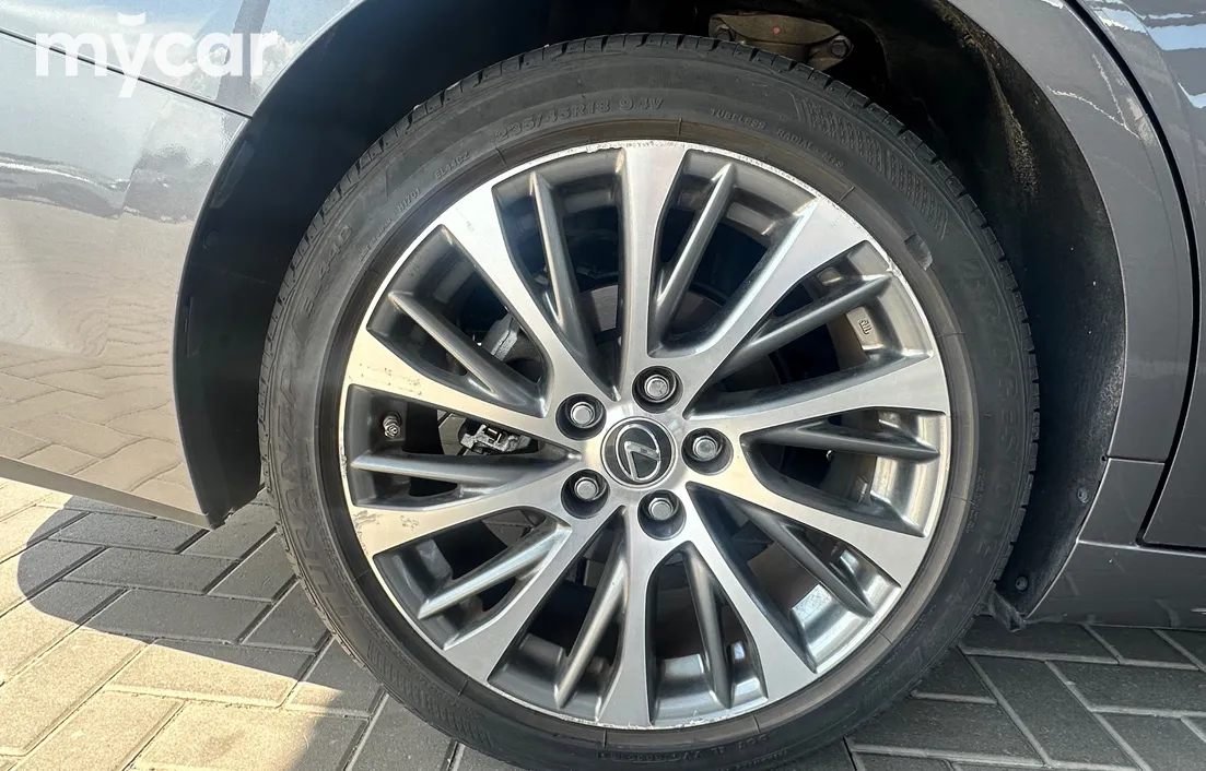 Lexus ES 2018