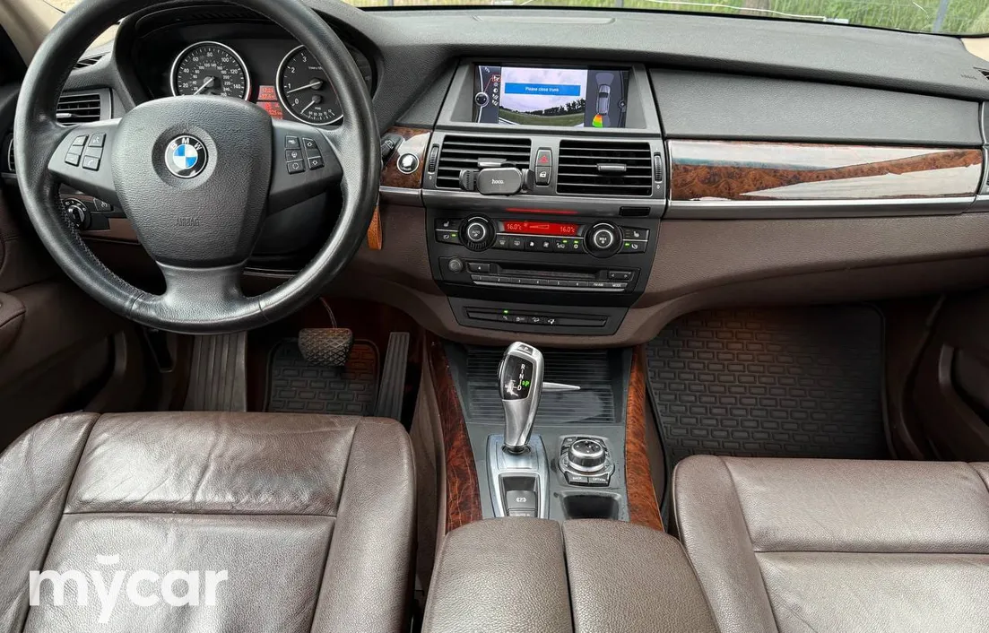 BMW X5 2011