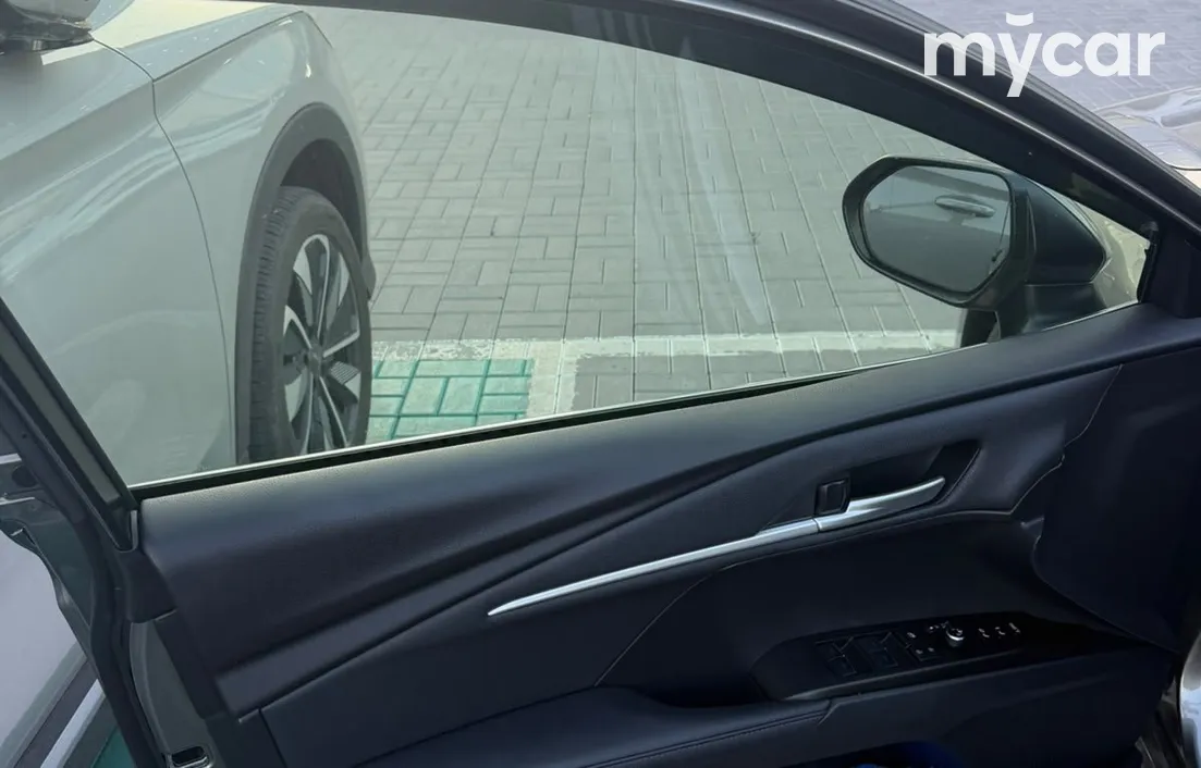 Toyota Camry 2025