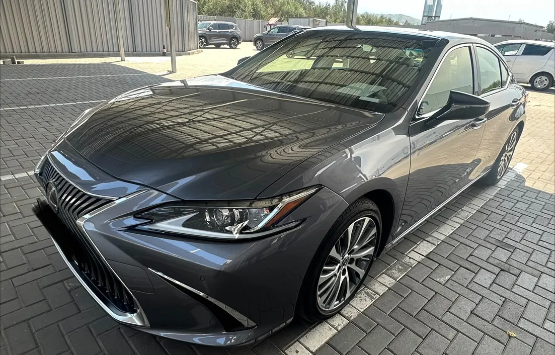 Lexus ES 2018