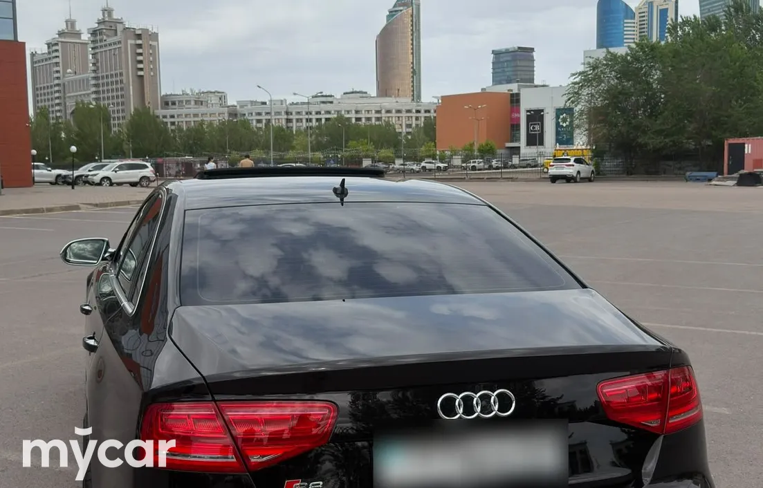 Audi S8 2012