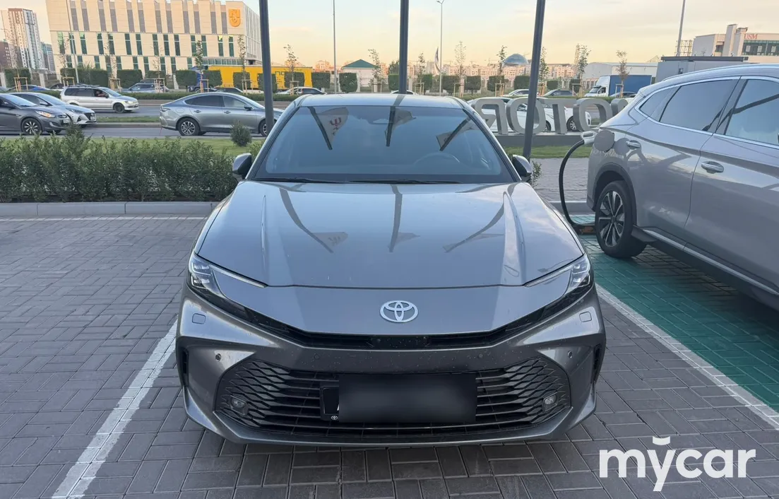 Toyota Camry 2025