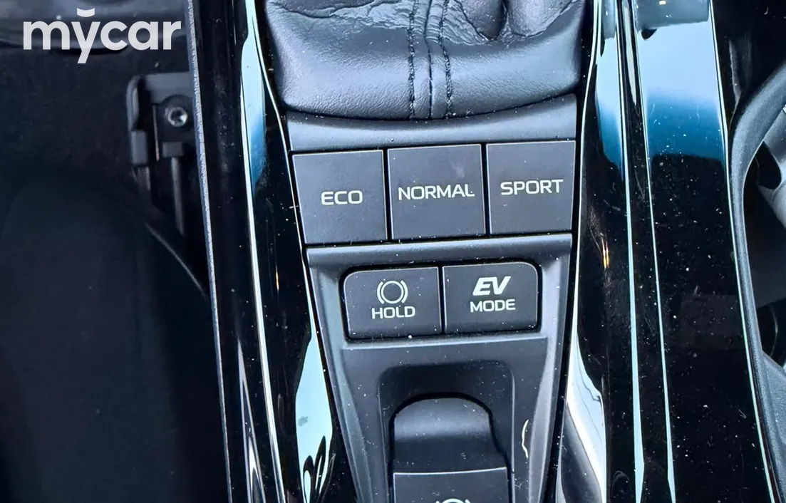 Toyota Camry 2025