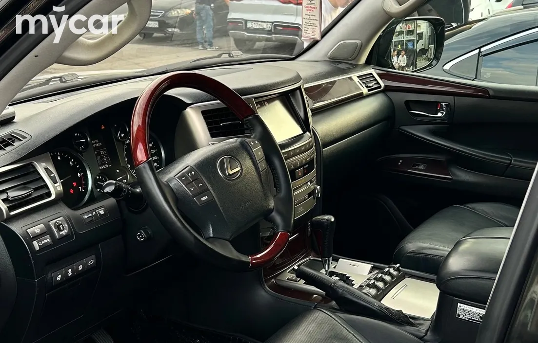 Lexus LX 2014