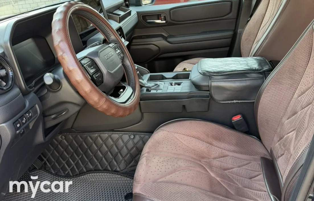 Toyota Land Cruiser Prado 2024