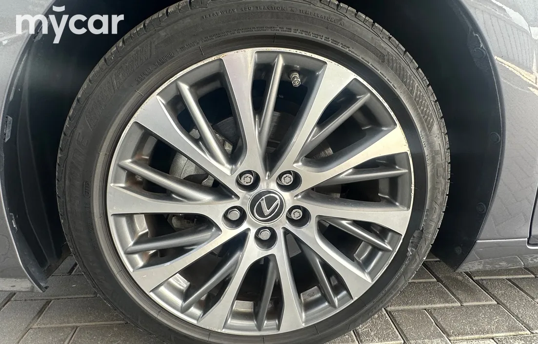 Lexus ES 2018