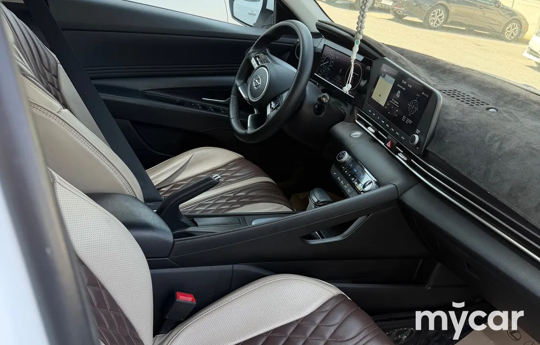 Hyundai Elantra 2022