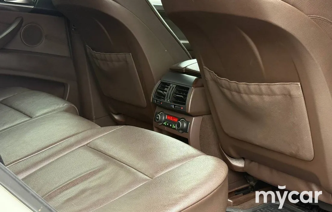 BMW X5 2011