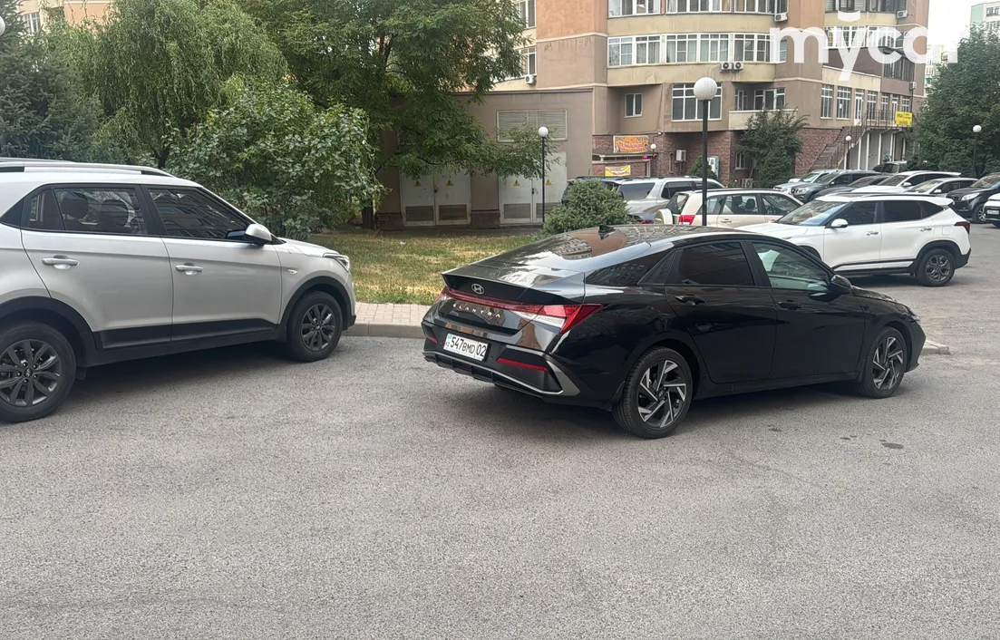 Hyundai Elantra 2025