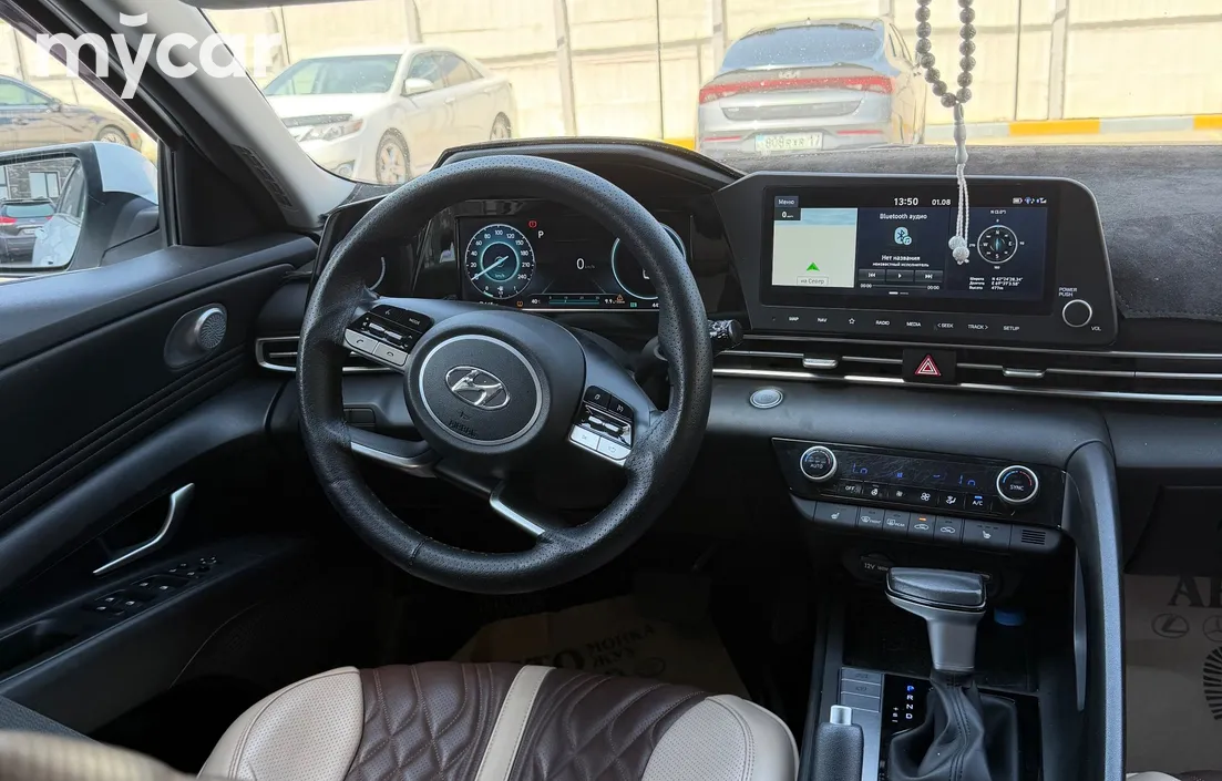 Hyundai Elantra 2022