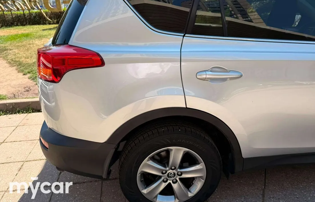 Toyota RAV4 2015