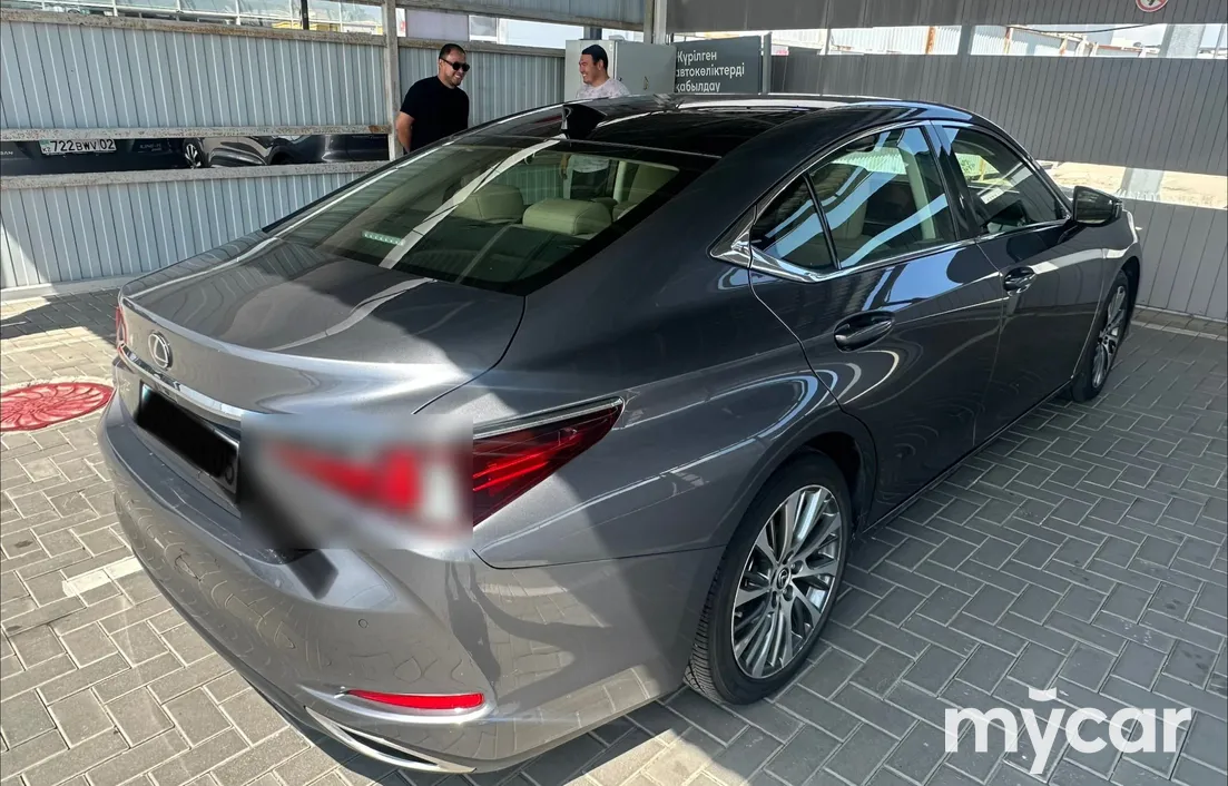 Lexus ES 2018