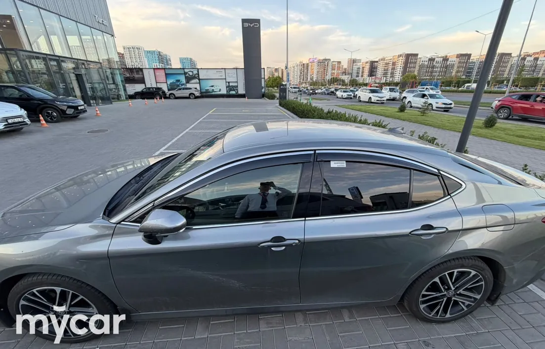 Toyota Camry 2025