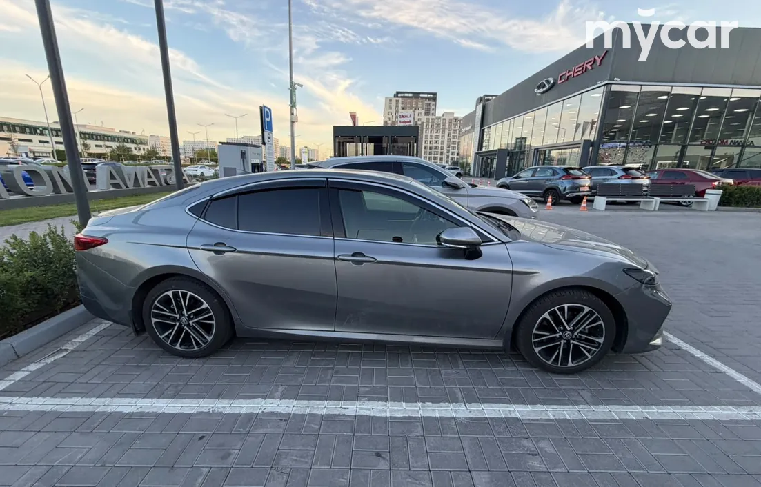 Toyota Camry 2025