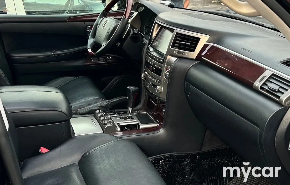 Lexus LX 2014