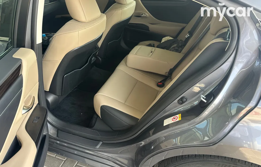 Lexus ES 2018