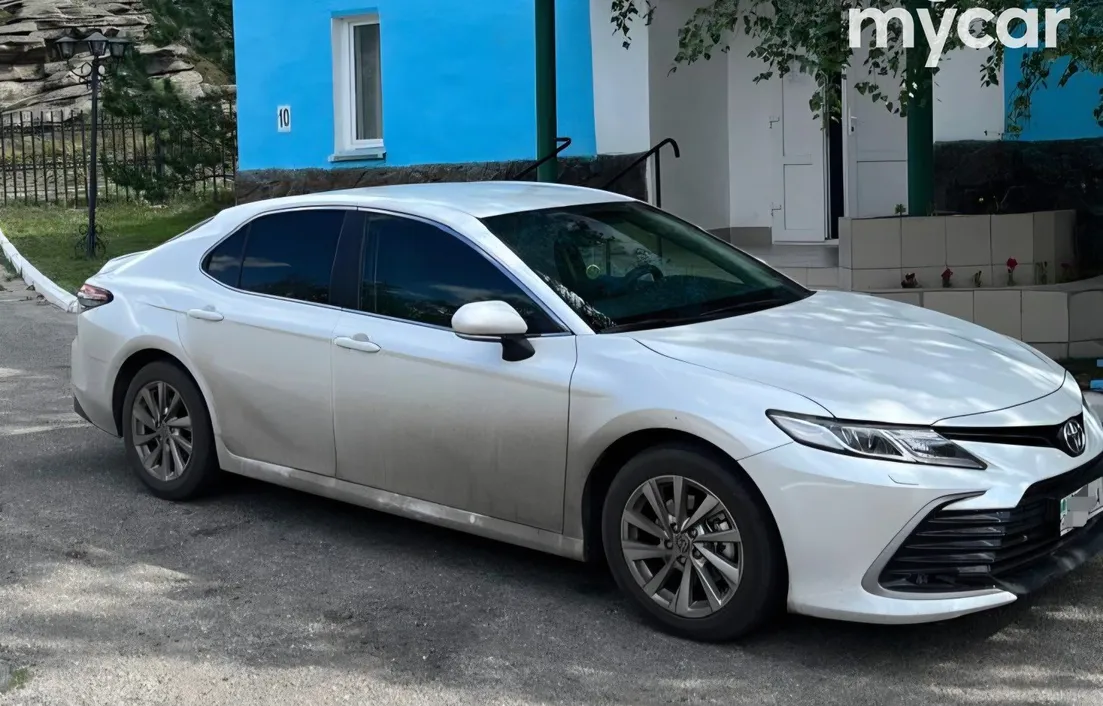 Toyota Camry 2023