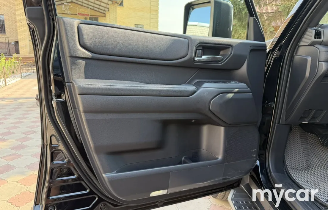 Toyota Land Cruiser Prado 2024