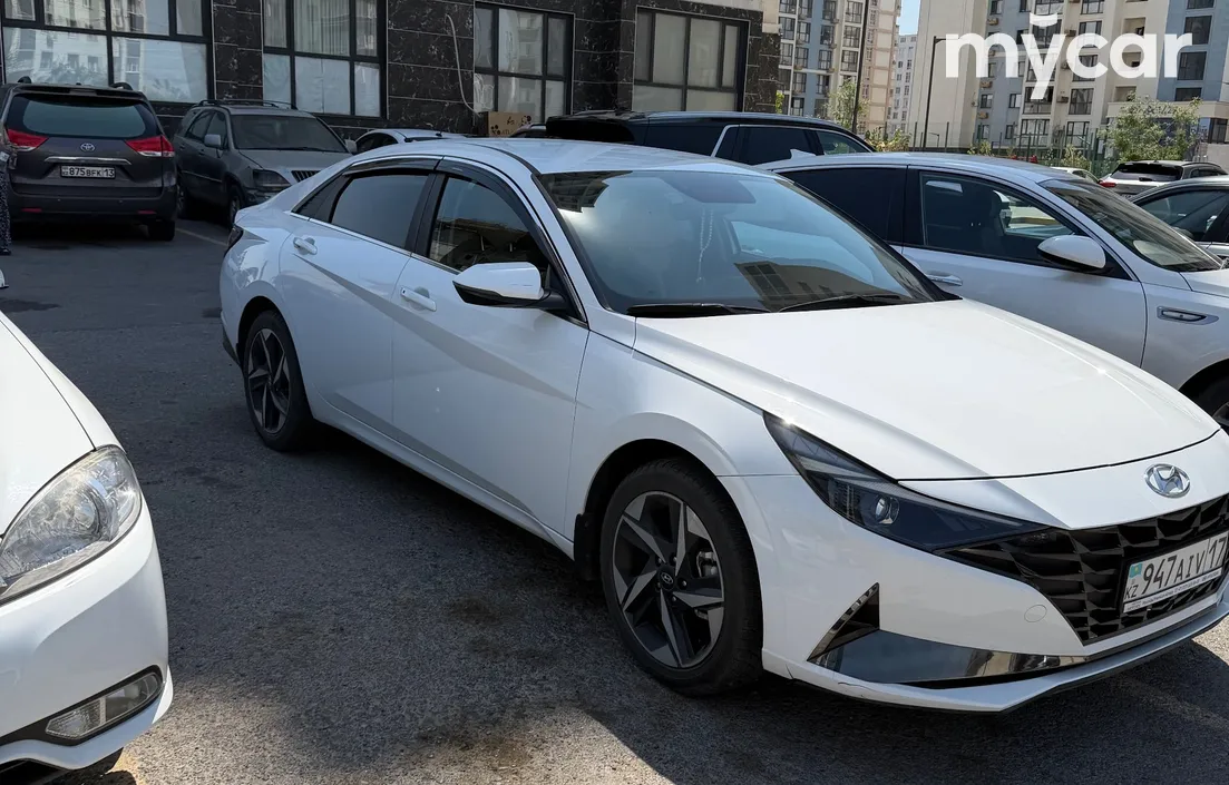 Hyundai Elantra 2022