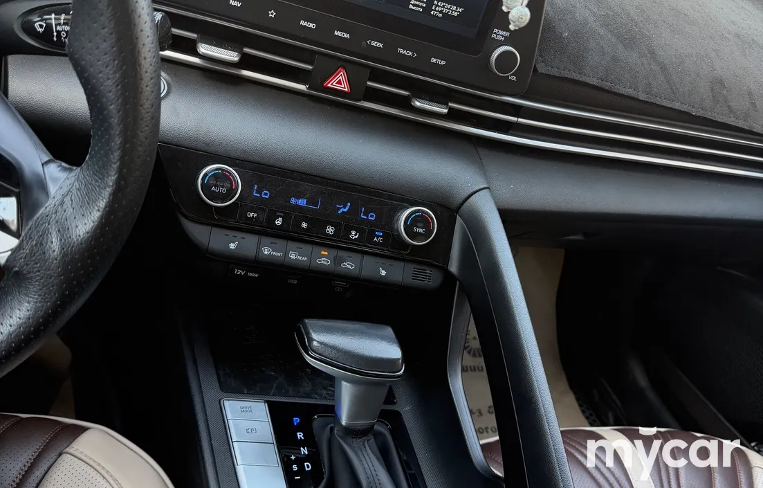 Hyundai Elantra 2022