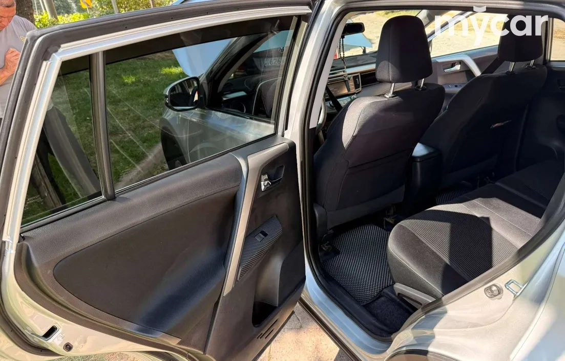 Toyota RAV4 2015