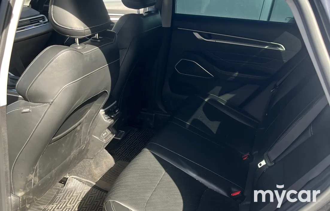 Geely Emgrand 2024