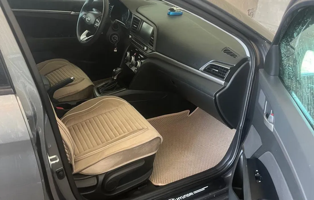 Hyundai Elantra 2018