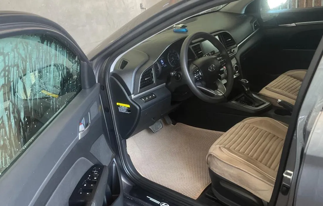 Hyundai Elantra 2018