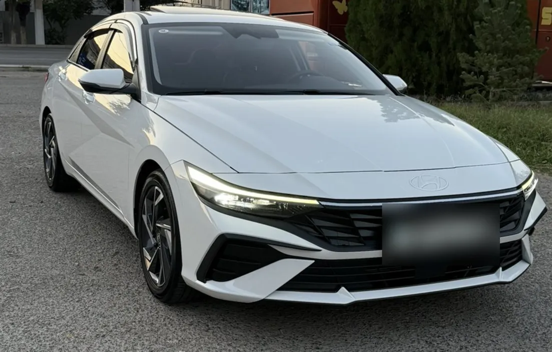Hyundai Elantra 2024