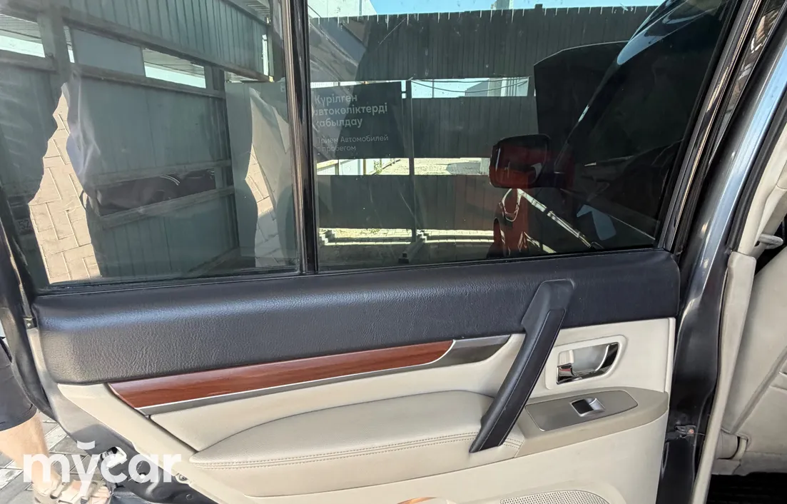 Mitsubishi Pajero 2007